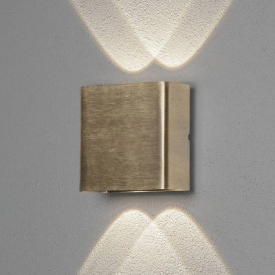 Bild av Konstsmide LED utomhusvägglampa Chieri, 4 lampor av mässing