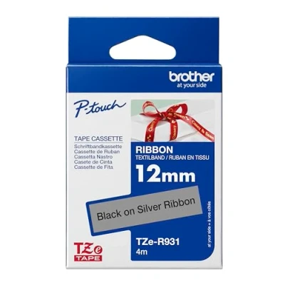 Bild av Original Brother textiles märkband TZe R931 svart på silver 12 mm brett, 4 m långt (inklusive för P touch H200, H100LB/R, H105, E100/VP, D200/BW/VP, D210/VP, Cube, Cube Plus)