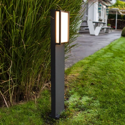 Bild av LUTEC Qubo LED gånglampa i rätlinjig form