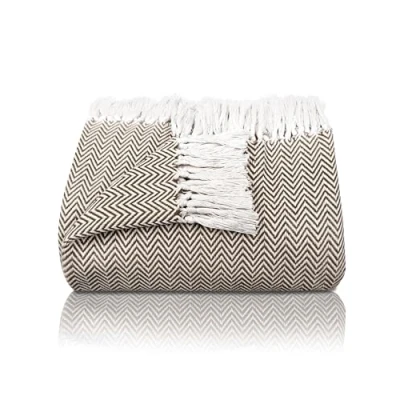 Bild av Gräfenstayn Premium överkast med fransar 100 % bomull 220 x 240 cm XXL fiskbensmönster sommarfilt bomullsfilt som sängskydd, sofföverkast, sofffilt (brun)
