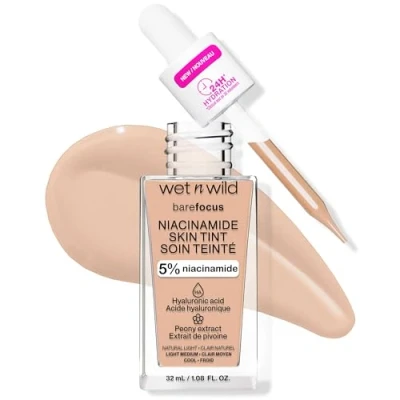 Bild av Wet n Wild Bare Focus Niacinamide Skin Tint, Lätt Foundation med en Byggbar Formula, Berikad Hyaluronsyra och Vitamin E för Upplysande Look, Light