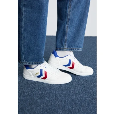 Bild av Hummel Handball Perfekt Unisex Sneakers, Storlek: 36, White/navy/red Skinnimitation/textil
