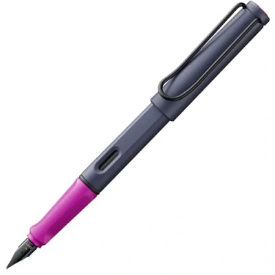 Bild av Lamy safari rosa cliff reservoarpenna med ergonomiskt handtag och polerad stålfjäder i linjebredd M robust ASA plast inkl. bläckpatron T 10 blå högerhänt