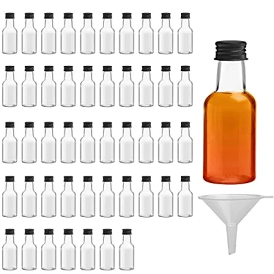 Bild av Belle Vous Mini Påfyllningsbara Flaskor (48 Stycken) Återanvändbara i Plast 25 ml Tomma för Dryck med Svart Skruvlock, Tratt Enkel Påfyllning Miniatyrflaskor Bröllop och Fester