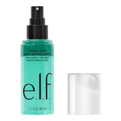 Bild av e.l.f. Power Grip Dewy Setting Spray, superfin och långvarig formel, fixerar makeup för en hydratiserad, strålande finish, vegansk djurförsöksfri