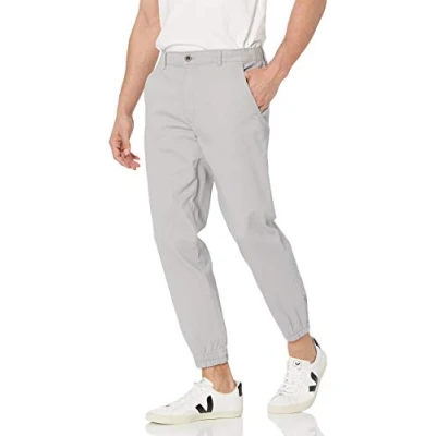 Bild av Amazon Essentials mäns joggingbyxor med rak passform, Ljusgrå, M