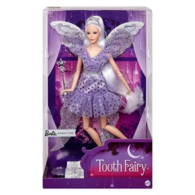 Bild av Barbie Signature tandfédocka, docka som samlarobjekt med älvvingar, magiskt spö och myntpåse. Present till barn från 6 år, JCW43