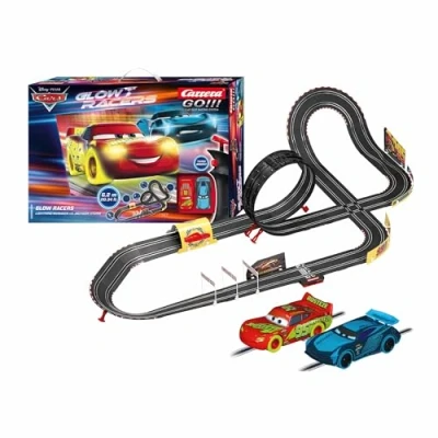 Bild av Carrera 20062559 Disney Cars Glow Racers I Klassisk racerbana Med färger 24 meter avstånd ergonomiskt formade handstyrningar Perfekt snurra för extra kul