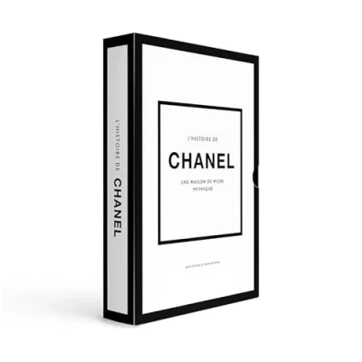 Bild av Coffret L&#039;histoire de Chanel Une maison mode mythique: en 2 volumes : Little Book of ; by Lagerfeld