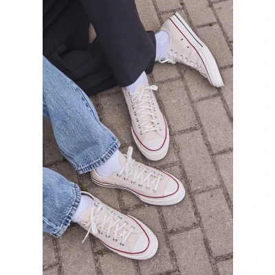 Bild av Converse Chucks svart 155483C Chuck Taylor Syde Street Mid Black Thunder White, Flerfärgad pergament granat Egret 247, 41.5 EU