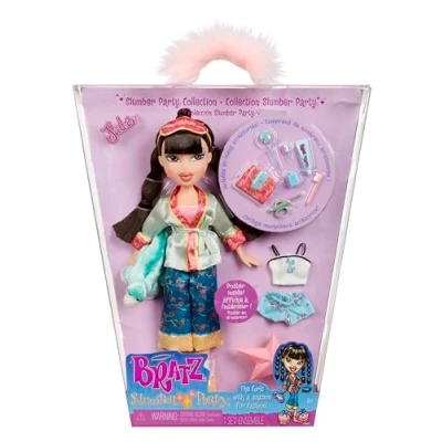 Bild av Bratz Slumber Party modedocka Jade med 2 uppsättningar pyjamas, plysch och tillbehör för barn samlare