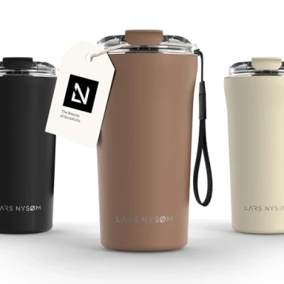 Bild av LARS NYSØM Thermo Kaffeebecher to go med bärrem &amp; Tritan lock er Travel Mug 0,5 liter isolering Läcksäker rostfri termosmugg för kaffe te (Mocha Brown, 500ml)