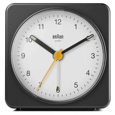 Bild av Braun Classic Analogue Alarm Clock with Snooze and Light, Quiet Quartz Sweeping Movement, Crescendo Beep in Black White, model BC03BW.