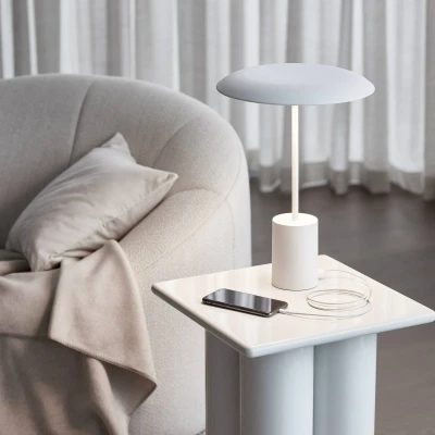 Bild av Beacon Lighting LED bordslampa Smith, vit, metall, USB port