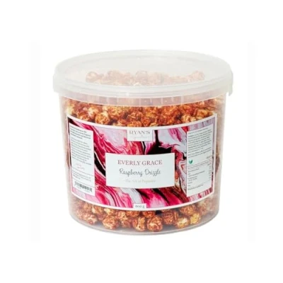 Bild av Everly Grace Popcorn Raspberry Drizzle, 600 g Popcornhink med hallon, acerolakörsbär och rödbeta från vår manufaktur i Augsburg, Tyskland