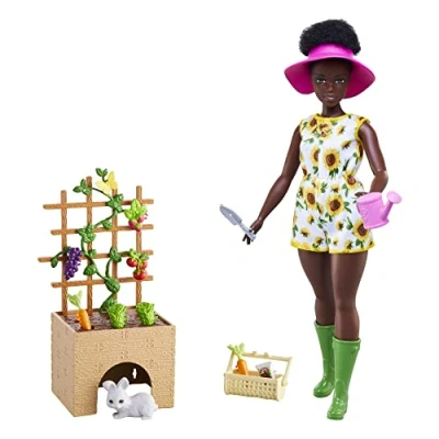 Bild av Barbie docka och trädgårdslekset med (29,21 cm, brunett, kurvig), kanin, spaljé plug and play grönsaker frukt, trädgårdstillbehör Present till barn 3 7 år, HCD45, Flerfärgad