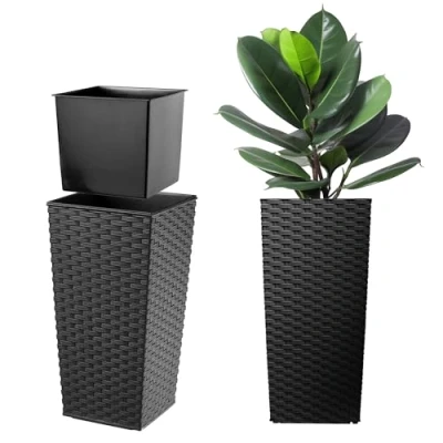 Bild av KADAX Hög blomkruka, stor plastträdgårdsmästare för inomhus och utomhusdekoration, rottingimiterande blomlåda (68 cm, svart)