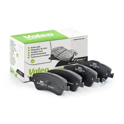 Bild av VALEO 302115 Jeu de plaquettes frein FIRST Essieu avant contact signal d&#039;usure inclus avec tôle anti bruit TOYOTA: Auris 5 portes