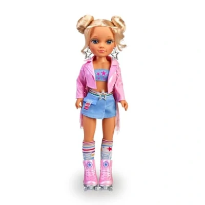 Bild av Nancy En dag på rullskridskor, skateboarddocka, med coola tillbehör och tillbehör, 2 skull frisyrer matchande rosa jacka, leksaker för flickor pojkar från 3 år, Famosa (NAC22000)