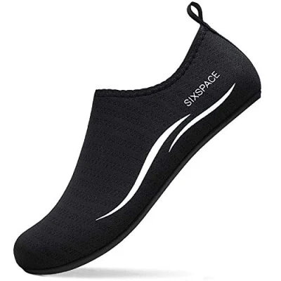 Bild av Sixspace män kvinnor badskor vattenskor aquaschuhe strandskor snabbtorkande Slip on Breathable tofflor surfskor för Beach Pool Surfen Yoga, 485 svart 43 EU
