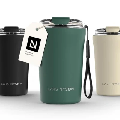 Bild av LARS NYSØM Thermo Kaffeebecher to go med bärrem &amp; Tritan lock er Travel Mug 0,38 liter isolering Läcksäker rostfri termosmugg för kaffe te (Pine Green, 380ml)