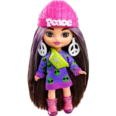 Bild av Barbie docka, Extra Mini Minis docka med brunt hår och klänning rymdvarelse på, kläder accessoarer fredstecken, HLN46