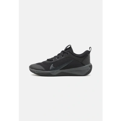 Bild av Nike Performance OMNI Multi Court Unisex Träningsskor för barn, Storlek: 40, Black/anthracite Textil/syntet
