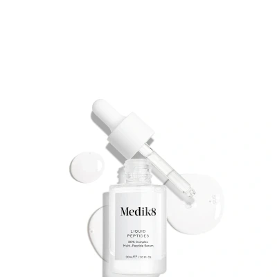 Bild av Medik8 Flytande peptider 30 % anti aging serum med flera peptider. Drone Targeted Technology jämnar ut rynkor och repeptider främjar kollagenproduktion ml