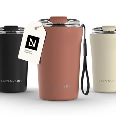 Bild av LARS NYSØM Thermo Kaffeebecher to go med bärrem &amp; Tritan lock er Travel Mug 0,38 liter isolering Läcksäker rostfri termosmugg för kaffe te (Brick Red, 380ml)
