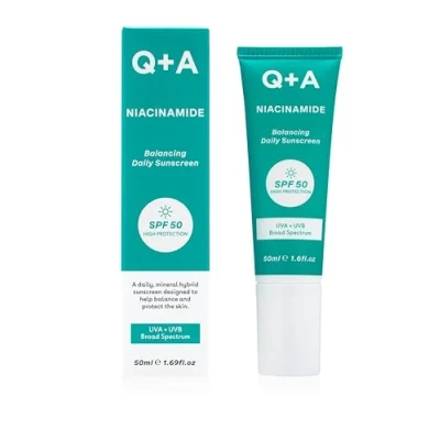 Bild av Q+A Niacinamide Daglig Solkräm SPF 50: Ultralätt, Icke oljig, Bredspektrum UVA/UVB skydd, Oljekontroll, Poreförfining, Återfuktande, 90% Naturliga Ingredienser, Vegan, Cruelty Free, 50ml