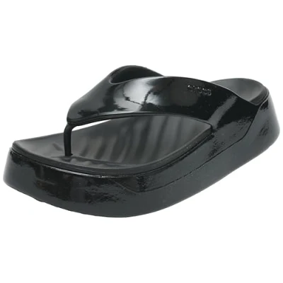 Bild av Crocs kvinnors Getaway Platform Patent Flip Flop, Svart, 41/42 EU