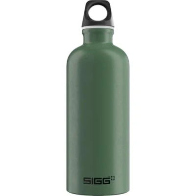 Bild av SIGG aluminiumvattenflaska resenär bladgrön klimatneutral certifierad lämplig för kolsyrade drycker läckagesäker lätt BPA fri 0,6 L