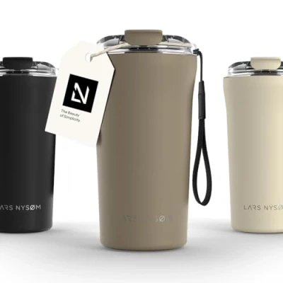 Bild av LARS NYSØM Thermo Kaffeebecher to go med bärrem &amp; Tritan lock er Travel Mug 0,5 liter isolering Läcksäker rostfri termosmugg för kaffe te (Taupe Brown, 500ml)