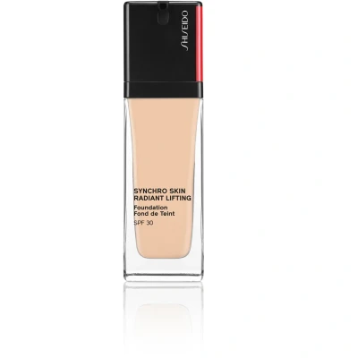 Bild av Shiseido Radiant Lifting Foundation 220 30 ml