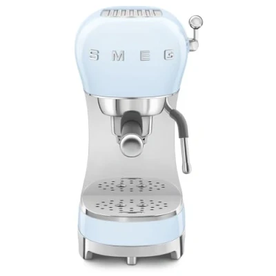Bild av Smeg, ECF02PBEU Espressomaskin med cappuccino ångfunktion, värmeblock, stor koppbox och dubbel kaffefunktion, 1 l vattentank, enkelt att använda, 350 W, blå