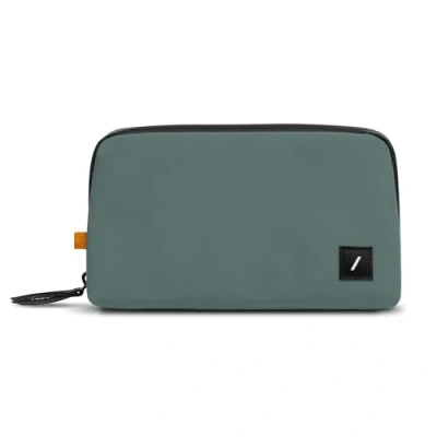 Bild av Native Union Stow Lite Organizer W.F.A Tech minimalistisk resväska tillverkad av återvunnet material för vardaglig tillbehörslagring och skydd lagrar kablar, laddare mer