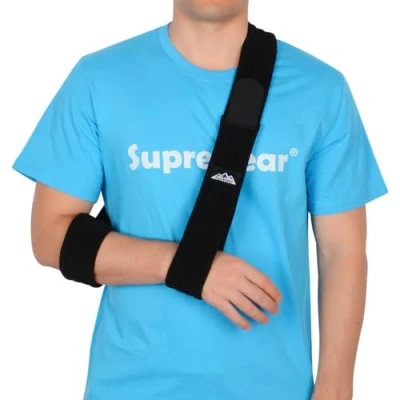 Bild av supregear Arm Sling, Justerbar Lätt bekväm Axel Immobilizer Sling Andas Medicinskt Axelstöd för Skadad Arm/Hand/Armbåge, 180 cm, Svart