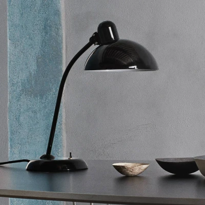 Bild av FRITZ HANSEN Kaiser Idell 6556 T blänkande svart