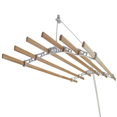 Bild av Takhängd Tvättställning Vit 1,5 m Torkställning i Trä Lättmonterad Torkhiss Takmonterad Horisontellt Tak Snedtak Hängande Traditionell Furu Modern Design Stilren Beige Torka Kläder Tvätt