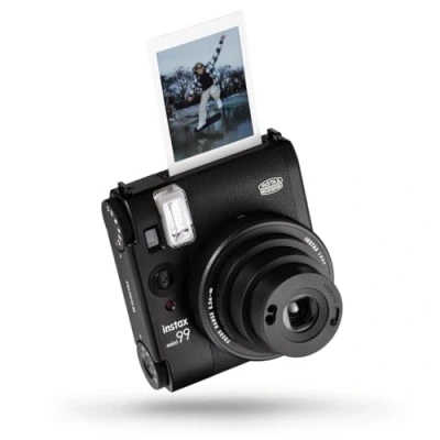 Bild av instax mini 99 direktbildskamera med färgeffekter, Ljusstyrkekontroll, Landskap/Normal/Makrolägen, och en manuell vinjettbrytare, använder film säljs separat