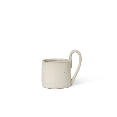 Bild av ferm LIVING Flow mugg, vit, 360 ml, keramik, glaserad