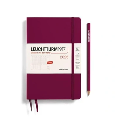 Bild av LEUCHTTURM1917 371022 veckoplanerare paperback (B6+) 2025, Port Red, engelska