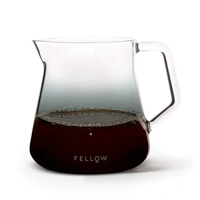 Bild av Fellow Mighty Liten glaskaraff för kaffe och te, rökgrå, 5 mm borosilikatglas, 500 ml kapacitet, droppfri pip, stabilt handtag