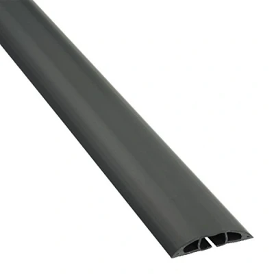 Bild av D Line kabelskydd för golv, kabelkåpa, försplittad ände, skyddar kablar och förhindrar snubbelrisk Kabelhålighet på 17 (B) x 9 mm (H) 4,5 meter längd, svart