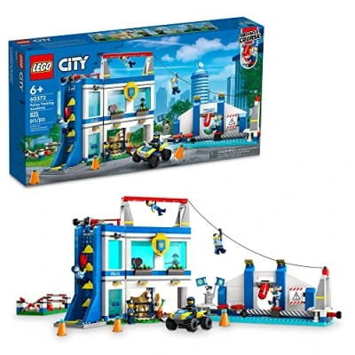 Bild av LEGO City Polisskola Byggsats med Leksakdjur, Innehåller 6 Minifigurer, Leksakshäst och Hinderbana, Byggleksak för Barn 60372