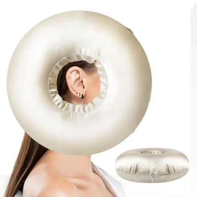 Bild av Piercingkudde med hål, munkkudde för örat mot öronvärk, öronkudde öronhål, kudde sidosovare, mjuk piercing öronkudde, öronhålpiercing smärtlindring i