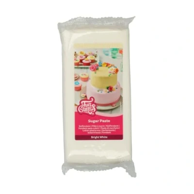 Bild av FunCakes Sockerpasta Bright White: lätt att använda, slät, flexibel, mjuk och följsam, perfekt för tårtdekorering, halal, kosher glutenfri. 1 kg