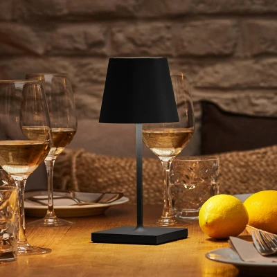 Bild av SIGOR Nuindie Mini Dimbar liten LED batteribord inomhus och utomhus, IP54 stänksäker, höjd 25 cm, uppladdningsbar med USB C, 12 h ljustid, nattsvart