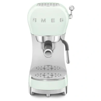 Bild av Smeg, Espressokaffebryggare ECF02PBEU, cappuccino ångfunktion, termoblock, stort kopphölje och dubbel kaffefunktion, 1 l vattentank, användarvänligt driftsystem, 350 W, pastellgrön