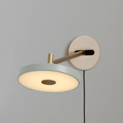 Bild av UMAGE LED vägglampa Asteria Long, ljusgrön, 42 cm, stickpropp